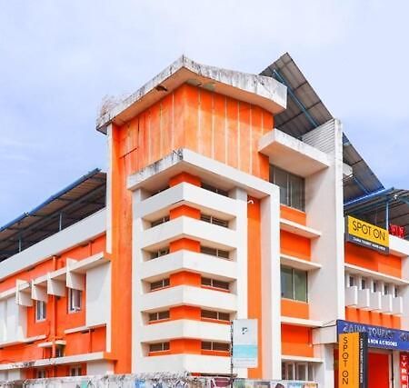 Zaina Tourist Home Kollam Buitenkant foto