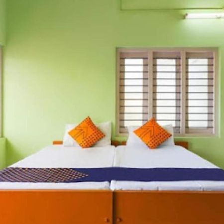 Zaina Tourist Home Kollam Buitenkant foto