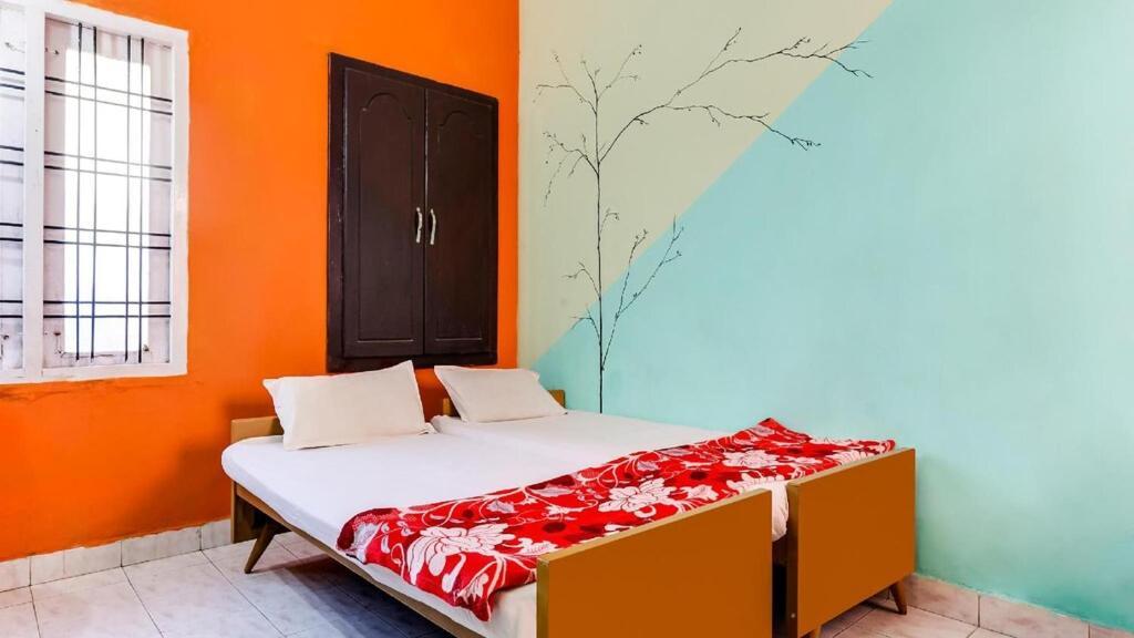 Zaina Tourist Home Kollam Buitenkant foto