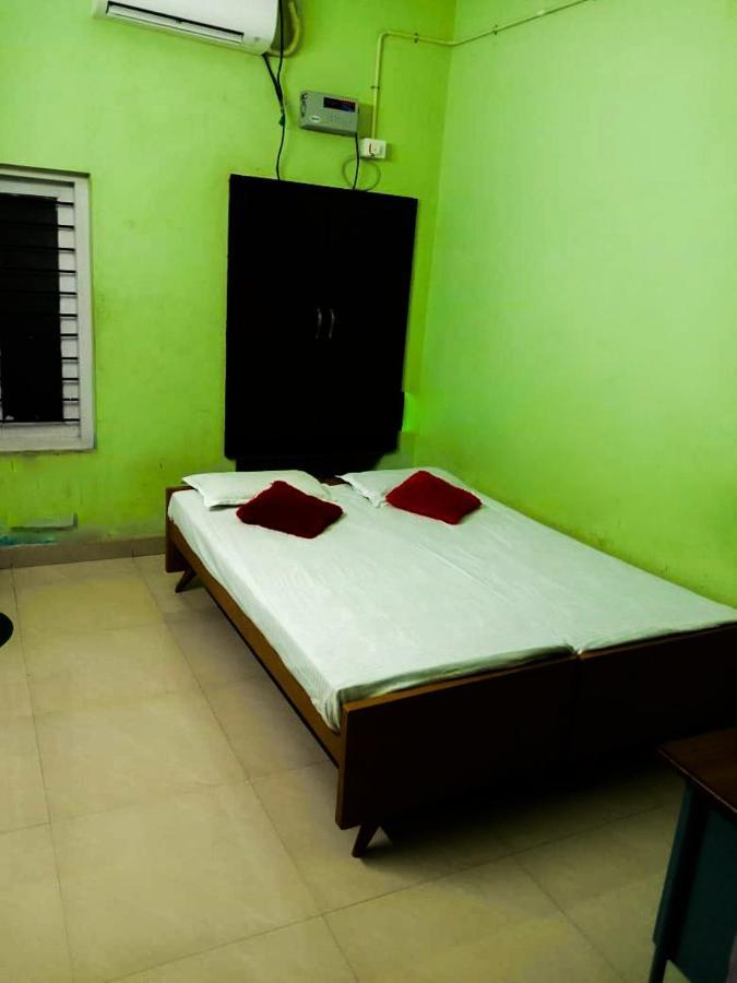Zaina Tourist Home Kollam Buitenkant foto