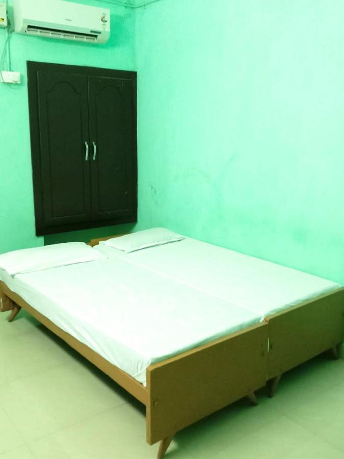Zaina Tourist Home Kollam Buitenkant foto