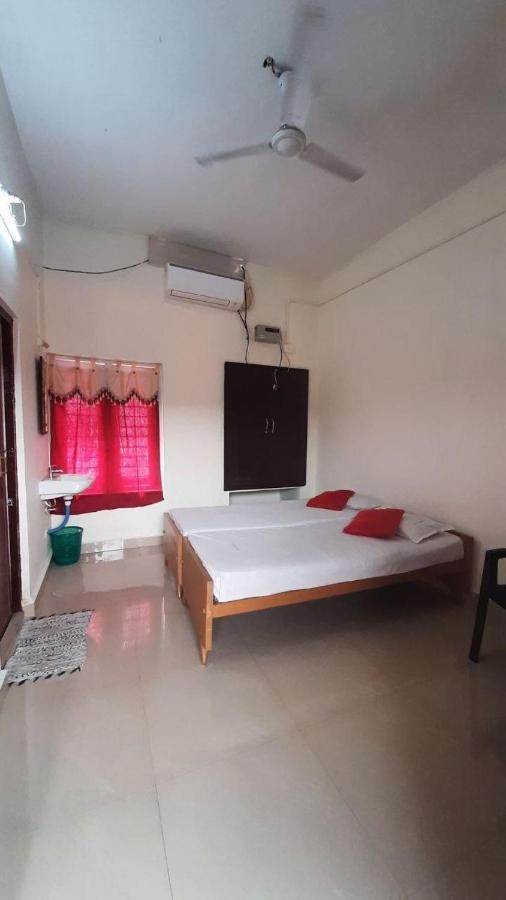 Zaina Tourist Home Kollam Buitenkant foto