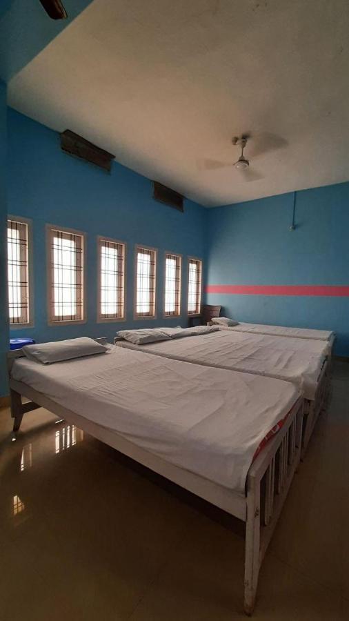 Zaina Tourist Home Kollam Buitenkant foto