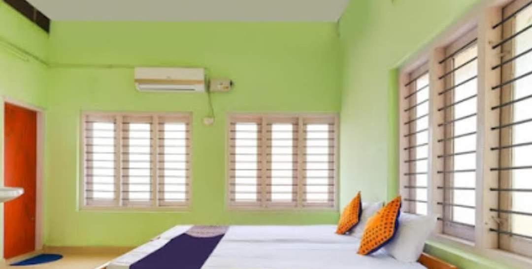 Zaina Tourist Home Kollam Buitenkant foto